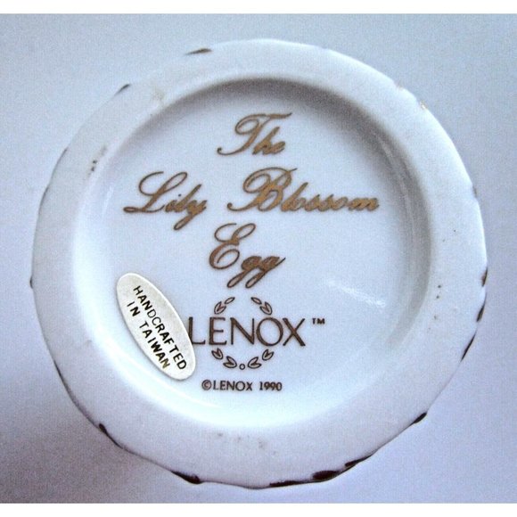 Vintage Lenox  "The Lily Blossom Egg"  1990 with Stand - Bisque Porcelain  4.5" - Picture 13 of 16